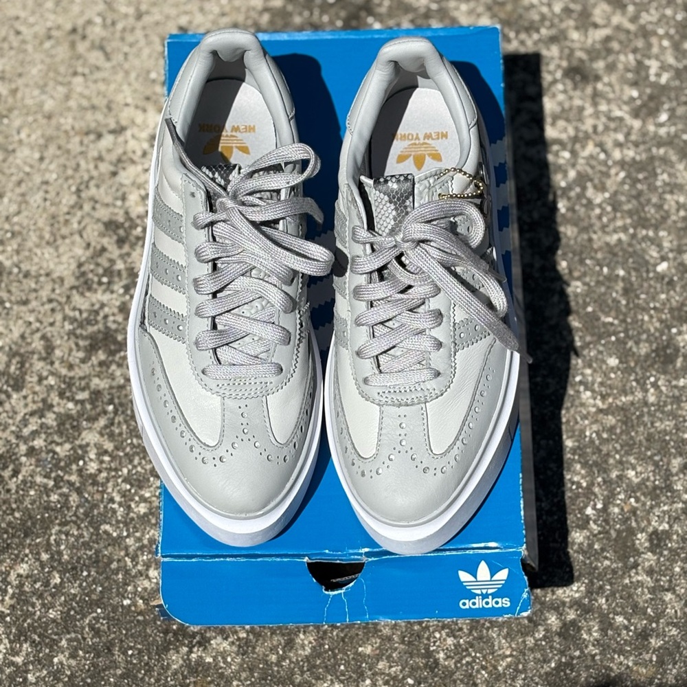 Adidas SLEEK SUPER 72 size 7.5 women